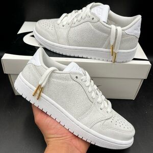 Size 5 - Air Jordan 1 Retro Low NS No Swoosh Triple White 2018